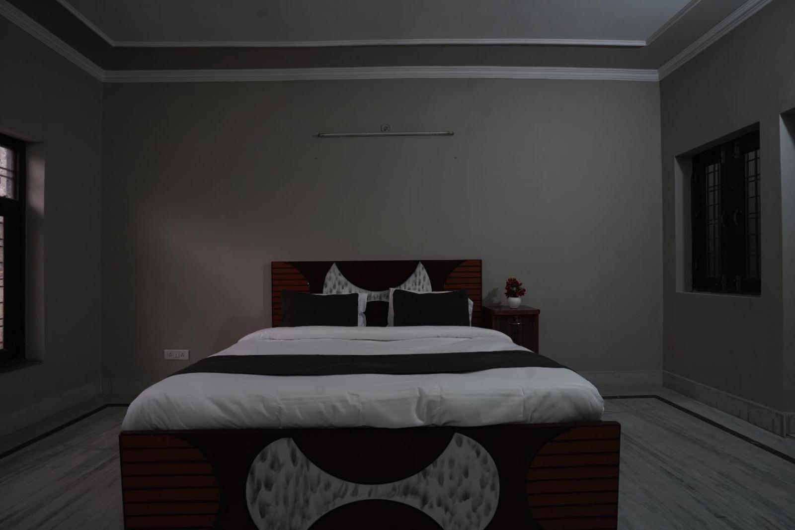 Play-Sunflower Omega-1 Couple Friendly Grander Noida Exterior foto