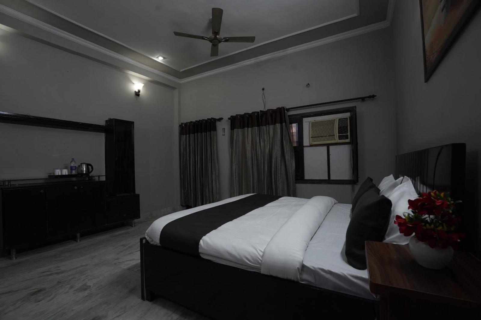 Play-Sunflower Omega-1 Couple Friendly Grander Noida Exterior foto