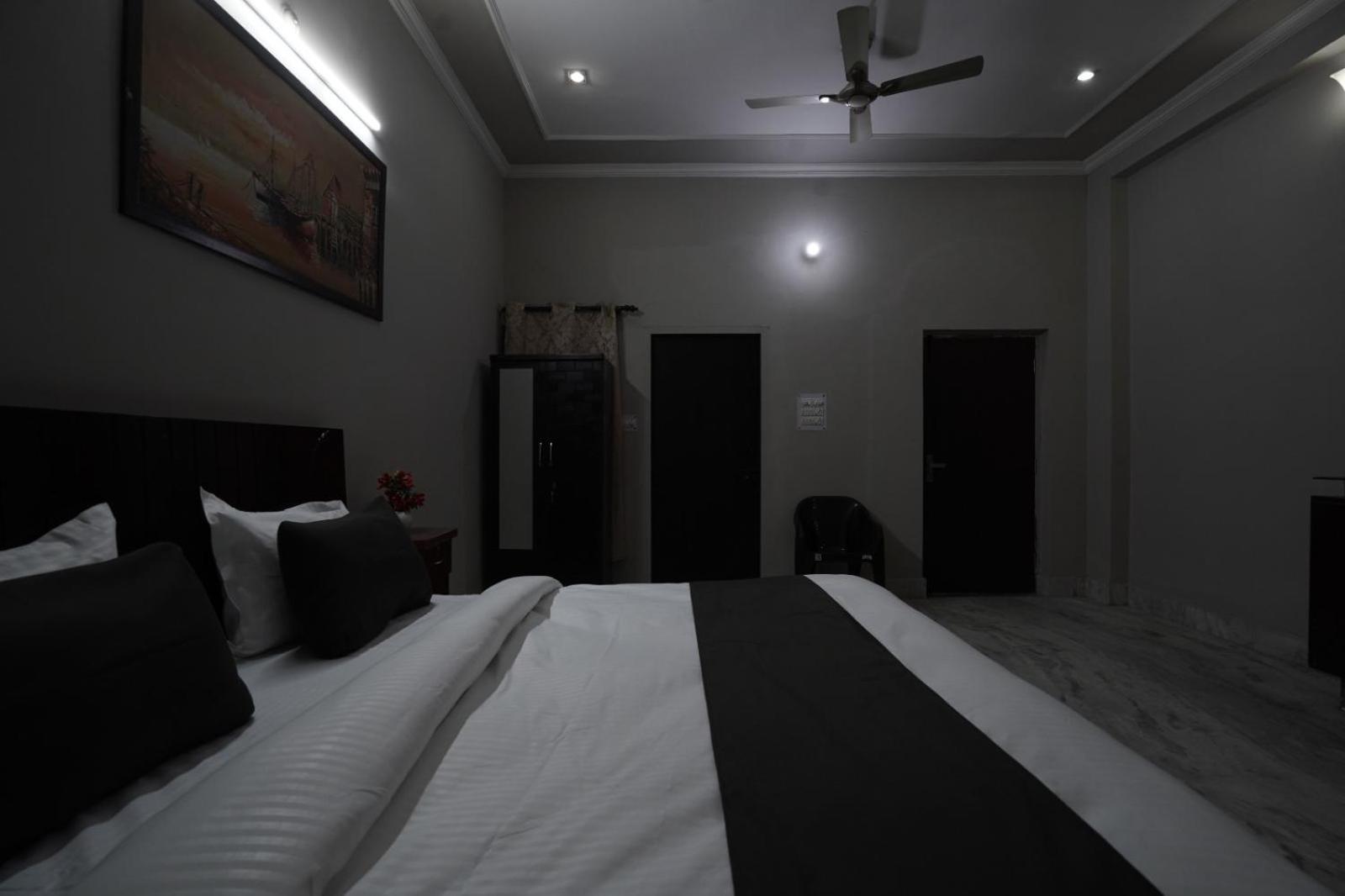 Play-Sunflower Omega-1 Couple Friendly Grander Noida Exterior foto